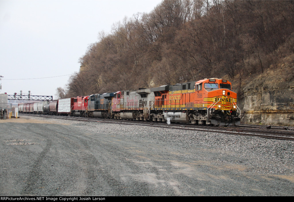 BNSF 7686 East